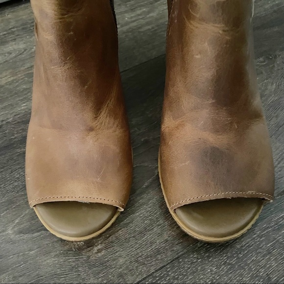 Timberland ’Glancy’ Ruched Peep Toe Boots - Picture 7 of 15